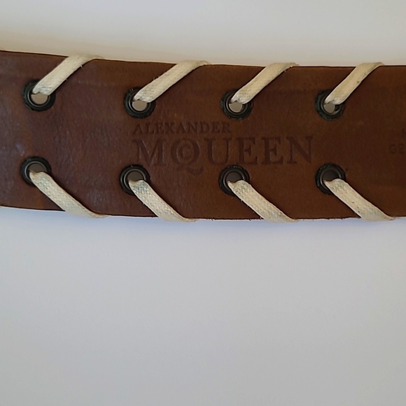 Alexander McQueen eyelet-detail leather belt - Picture 3 of 7